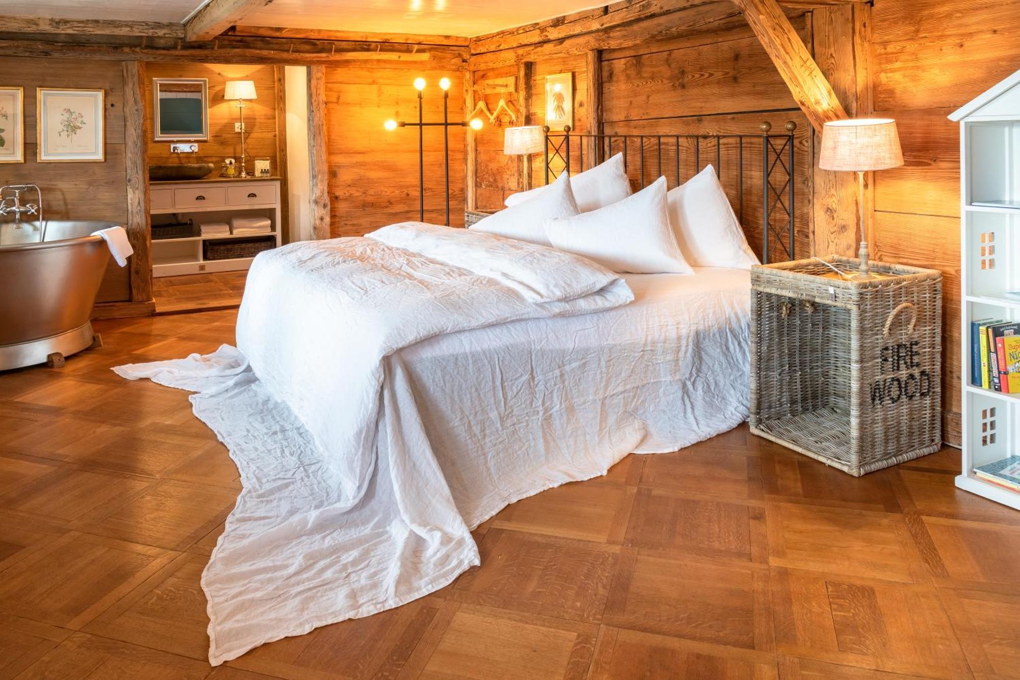 Keiser'S Kammer Meisterschwanden Bagian luar foto